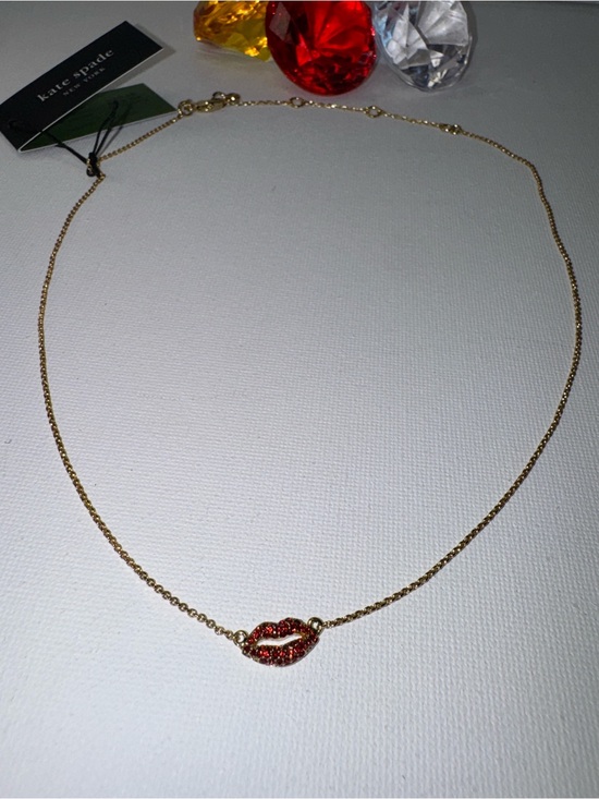 kate spade Jewelry - Kate Spade Hit The Town Lips Pendant Necklace